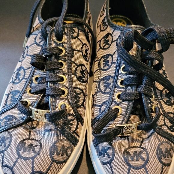 MICHAEL kors jet set signature logo size 9 Sneaker Canvas with Gold tone lace - Picture 12 of 12